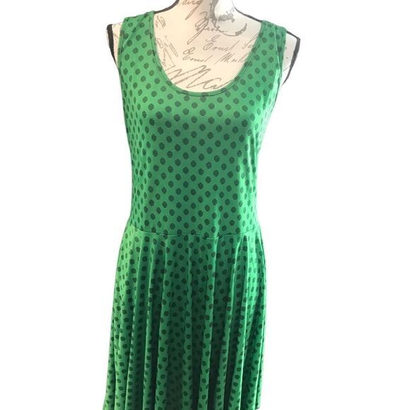 Green Dress with Black Dots Size Medium - Picture 6 of 8
